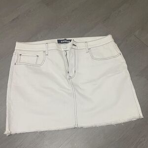 🌿EXPRESS Off-White Denim‎ Skirt